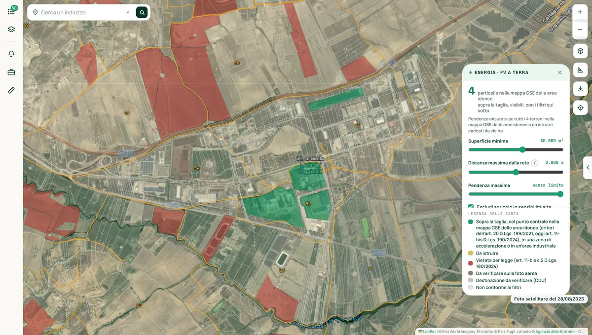 Caltagirone: le particelle a colori secondo la mappa GSE delle aree idonee, con il pannello dei filtri (superficie da 3 ettari, rete entro 2 km) e la legenda